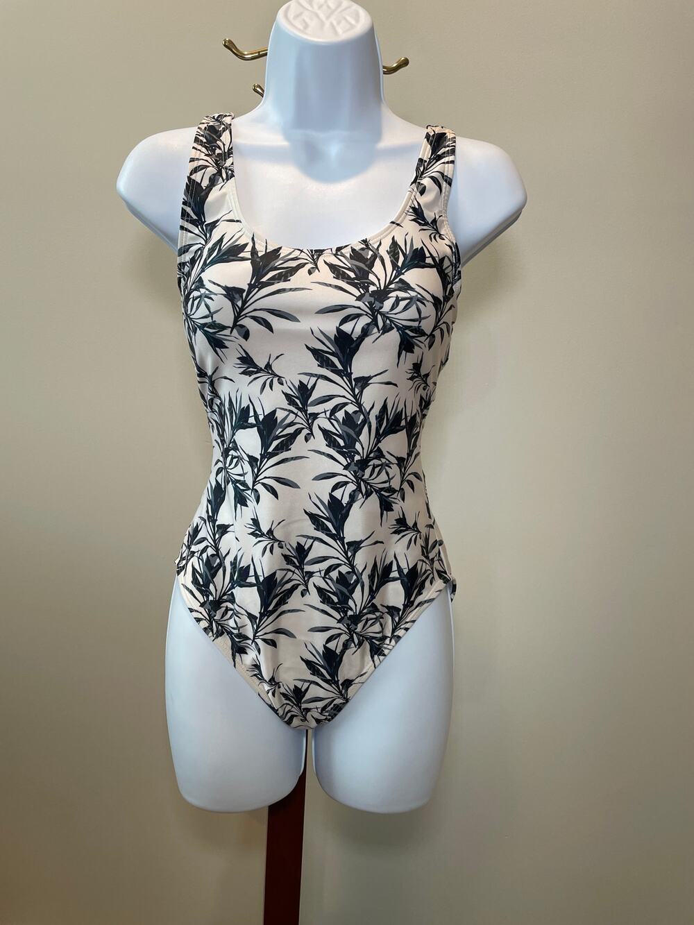 Nicole Miller Studio Size S White & Black Floral One‑Piece Swimsuit NWT